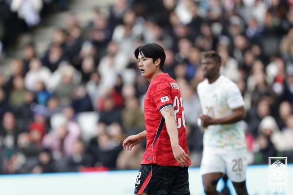 Góc Nhìn Sunwin: Truyền thông Hàn: Tuyển thủ Hàn Quốc Seol Young-woo sắp gia nhập Augsburg; Hamburg và 