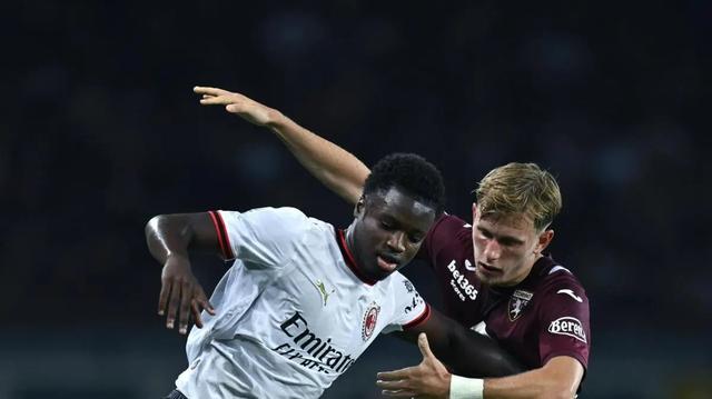 Góc Nhìn Sunwin: Ambrosini: Điều kiện thể hình của tài năng trẻ Milan Cisse khiến tôi nhớ tới Robi