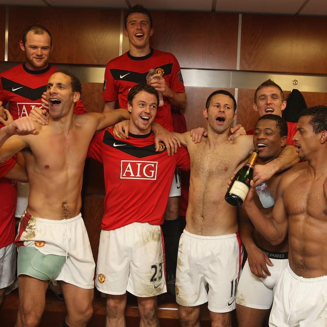 Góc Nhìn Sunwin: Đồng đội Man United khỏe nhất? Ferdinand: tính theo cân nặng là Nani và Evra