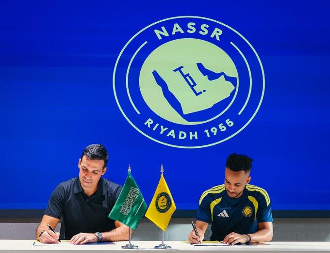 Góc Nhìn Sunwin: Chính thức: Al-Nassr và Gharib hoàn tất gia hạn, hợp đồng mới đến 2028
